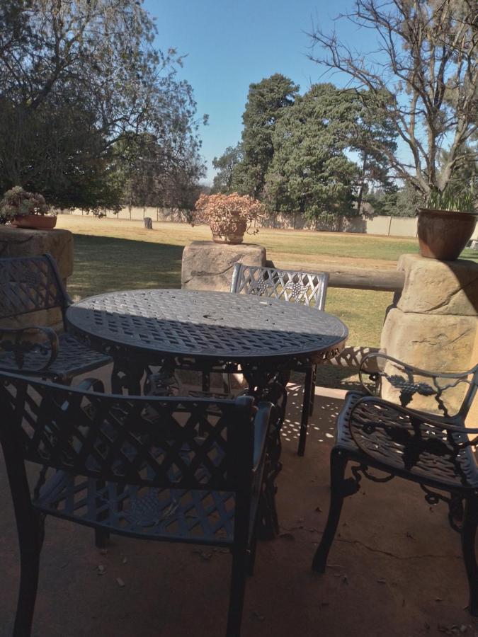 Anna Boeremeisie Guesthouse Benoni Bagian luar foto